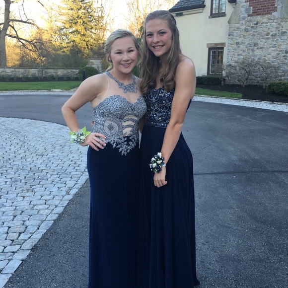 Prom Dress - Picture 4 of 4